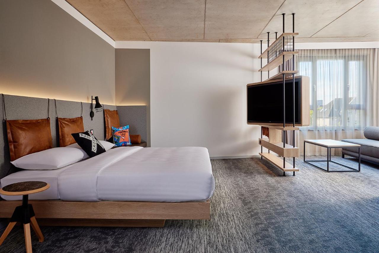 Moxy Cologne Muelheim Hotel Ngoại thất bức ảnh