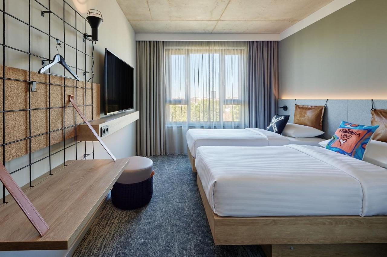 Moxy Cologne Muelheim Hotel Ngoại thất bức ảnh