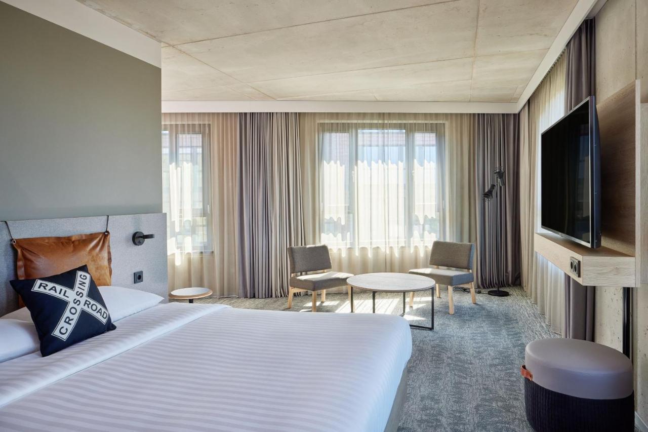 Moxy Cologne Muelheim Hotel Ngoại thất bức ảnh