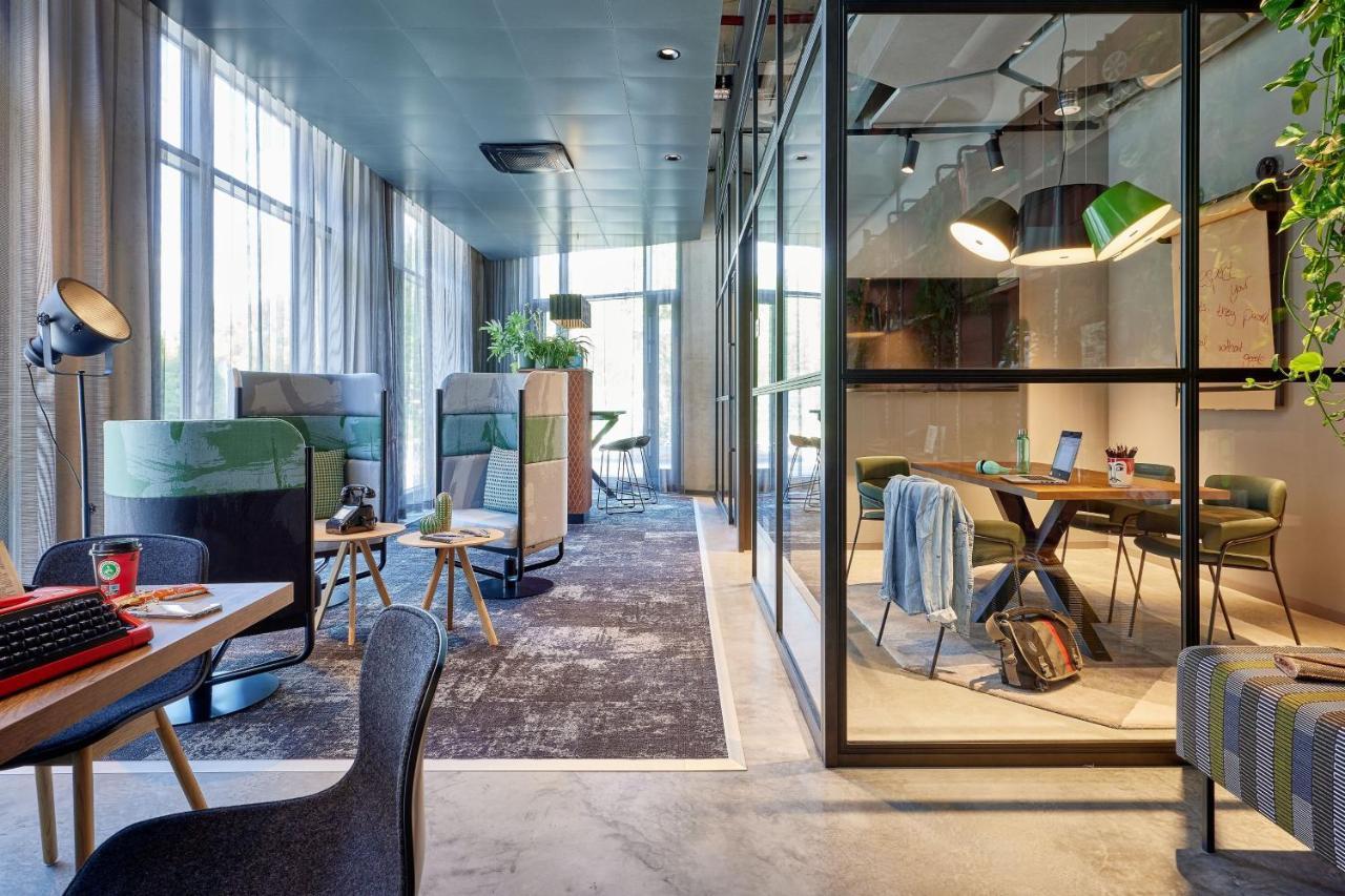 Moxy Cologne Muelheim Hotel Ngoại thất bức ảnh