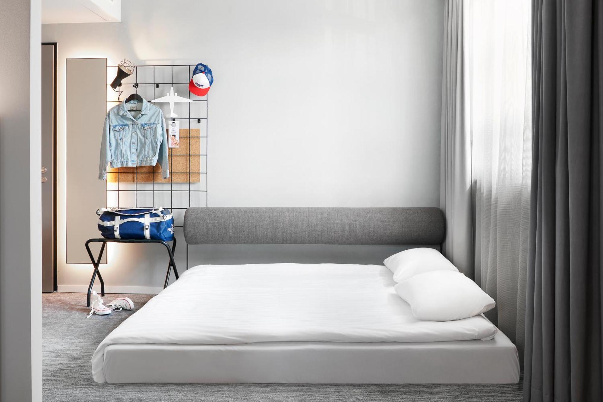 Moxy Cologne Muelheim Hotel Ngoại thất bức ảnh
