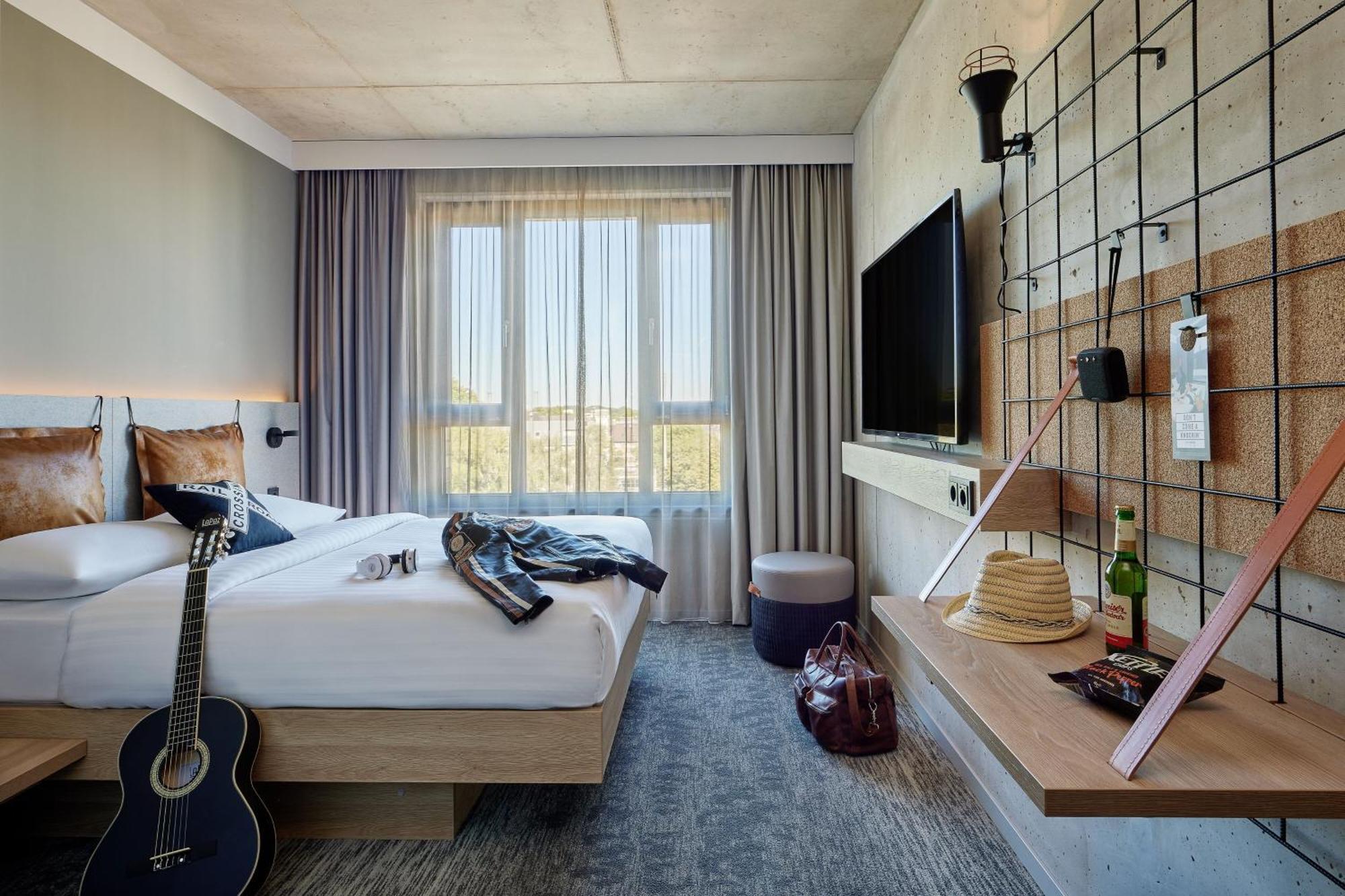 Moxy Cologne Muelheim Hotel Ngoại thất bức ảnh
