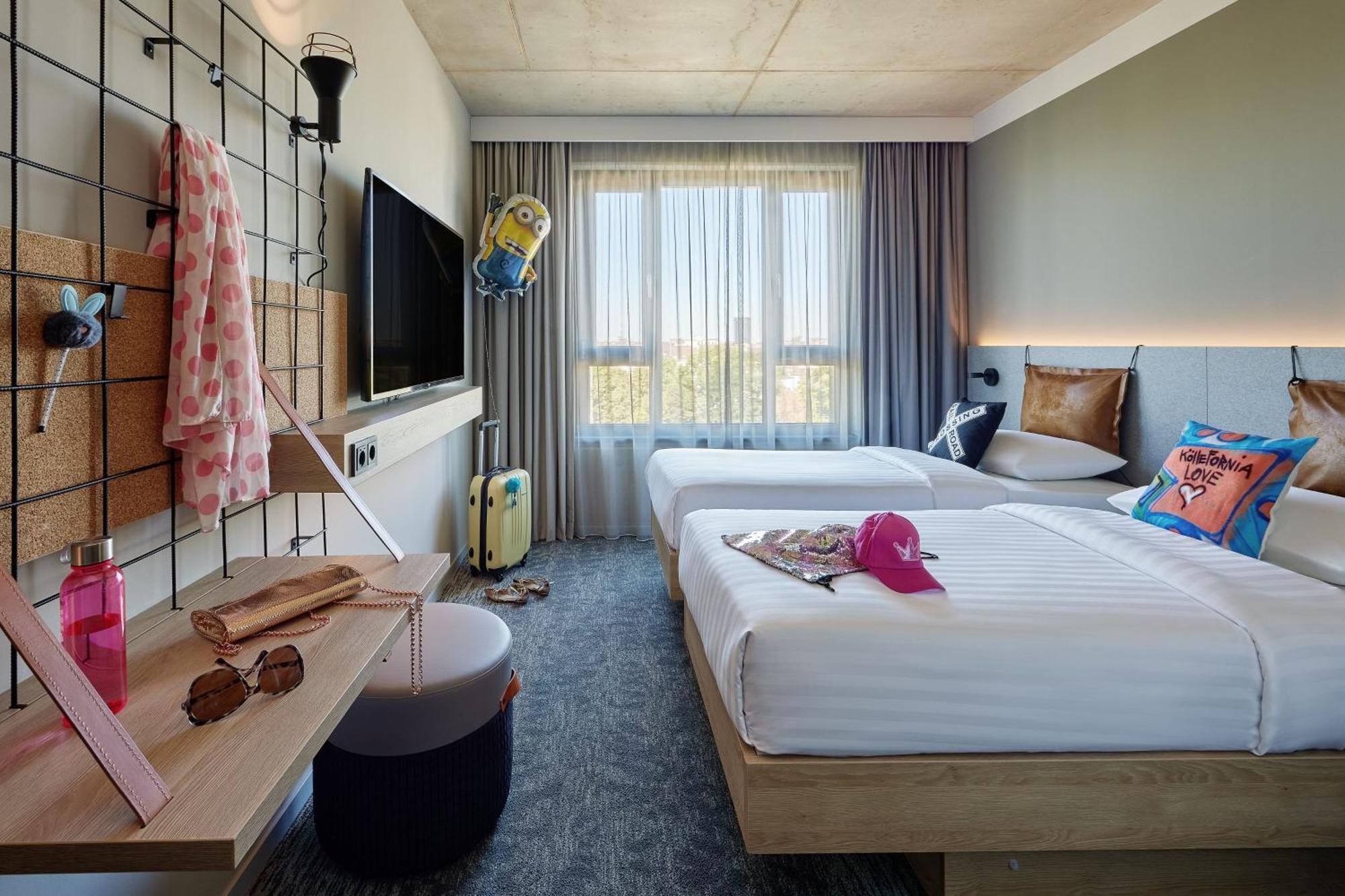 Moxy Cologne Muelheim Hotel Ngoại thất bức ảnh